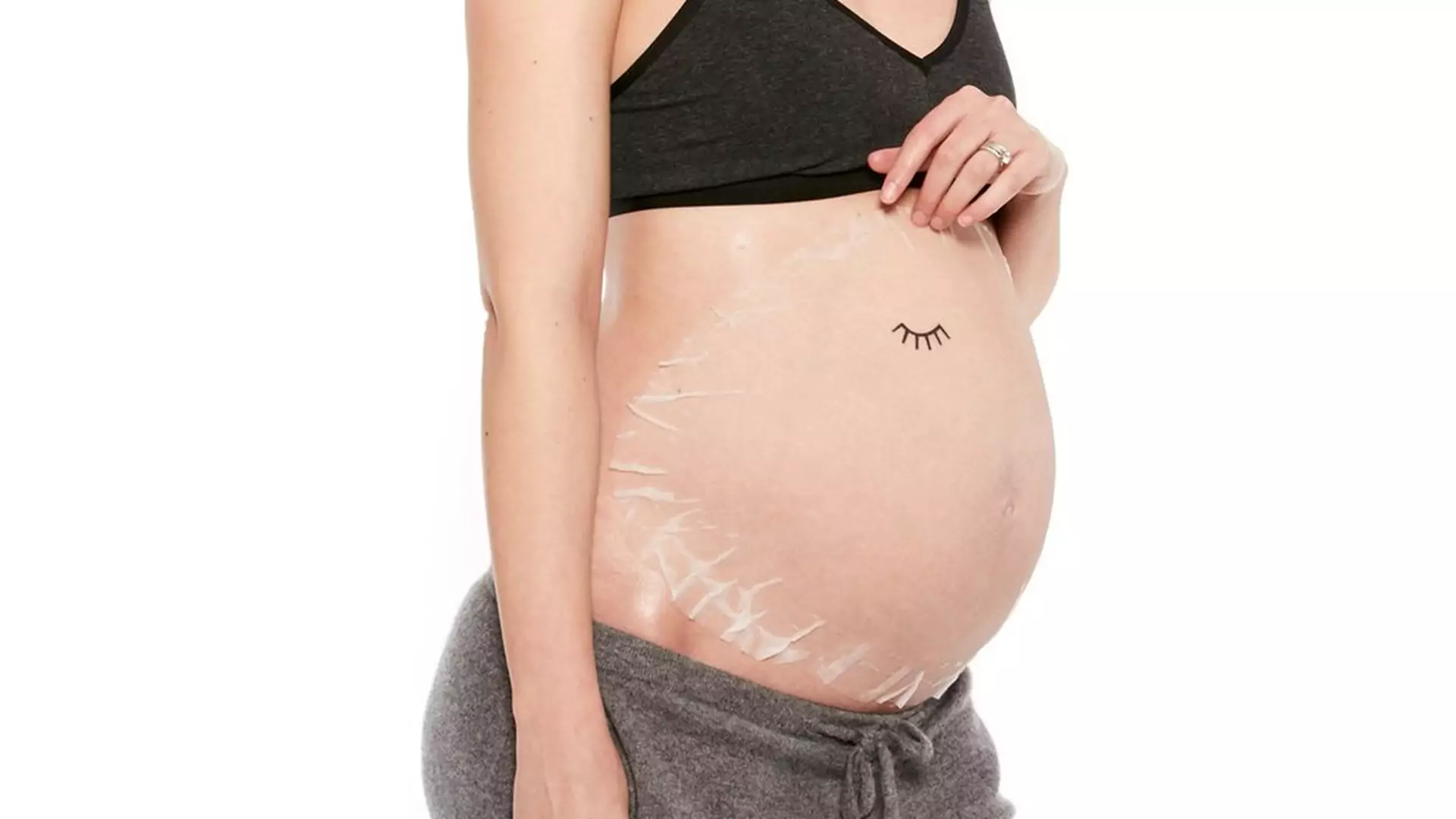 Maska w płachcie na ciążowy brzuszek: sposób na relaks czy zbędny wydatek?