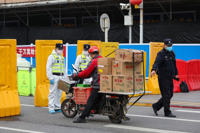 Policija je blokirala sve prilaze pijaci Huanan