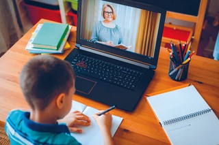 W szkole i poza szkołą można uczyć lepiej
