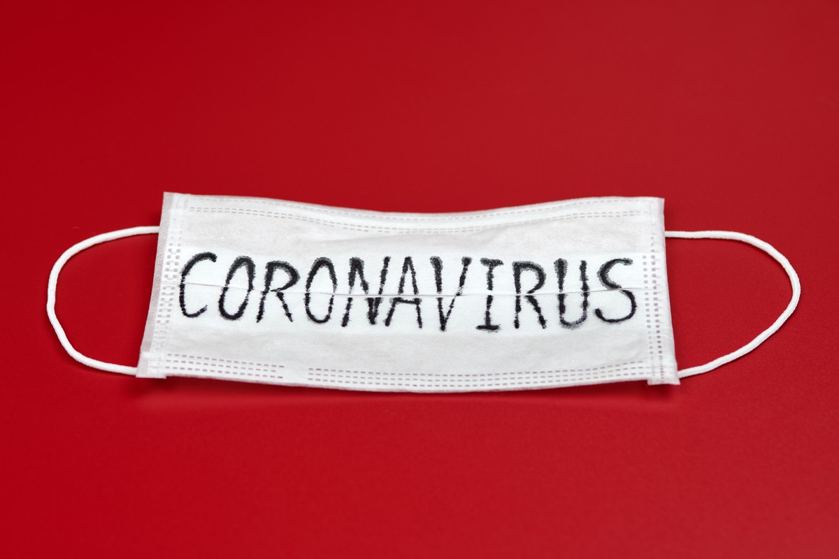 maska, maseczka, covid-19, koronawirus, wirus, epidemia, pandemia, ochrona, zdrowie. / fot. Shutterstock