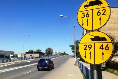Nowe znaki na polskich drogach. Co oznaczają i dlaczego się pojawiły?