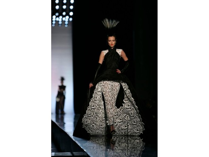 Kolekcja haute couture Jeana-Paula Gaultiera na sezon wiosna-lato 2011