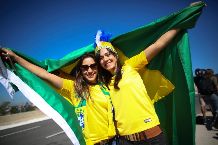 Piękne panie kochają piłkę nożna. Na mundialu ich nie brakuje