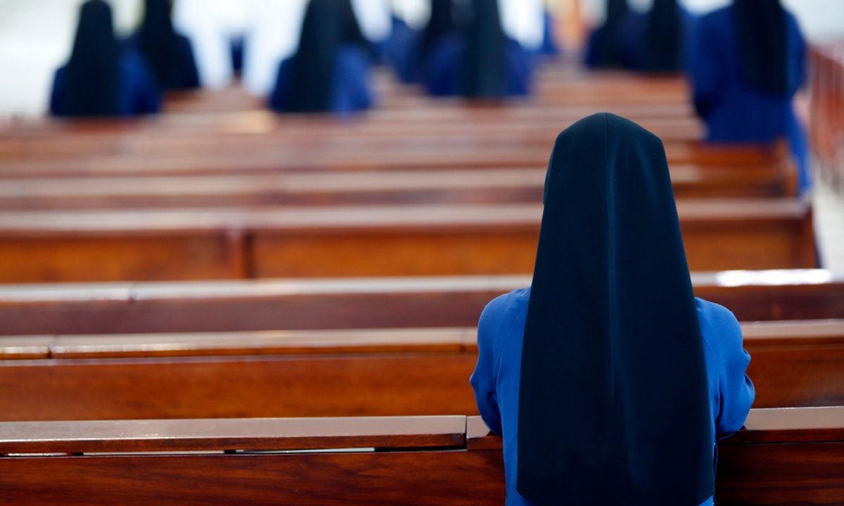 Ile zarabia zakonnica? "My nie mamy swoich pieniędzy"