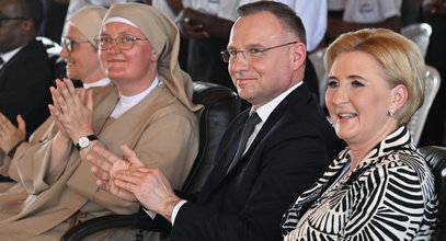 Prezydent odwiedził ośrodek dla dzieci niewidomych w Kibeho. Stylizacja Agaty znowu przyciągnęła wzrok