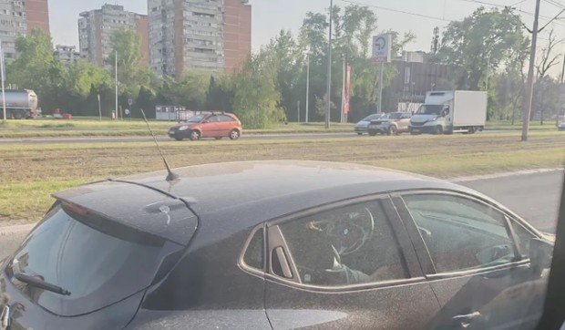 Prljava kiša na automobilima u Beogradu
