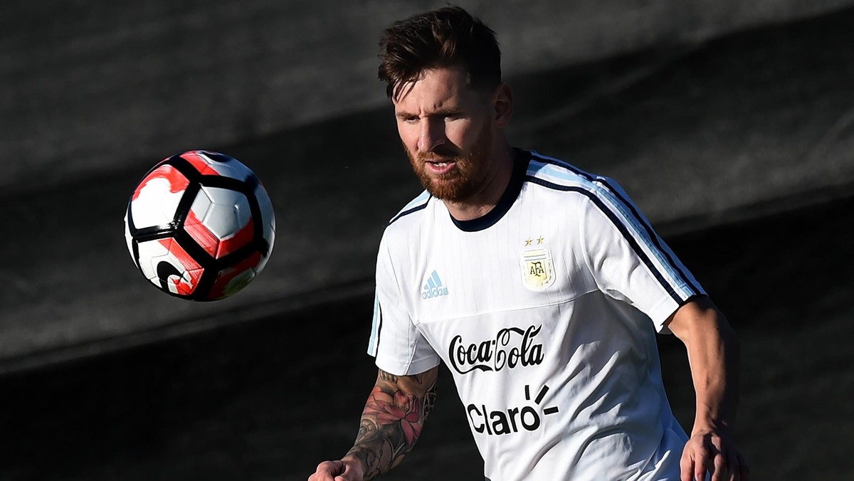 Lionel Messi, najlepszy piłkarz świata występujący na co dzień w FC Barcelona, ma dość niepowodzeń w drużynie narodowej i jest zdeterminowany, żeby poprowadzić Argentynę do pierwszego wielkiego triumfu od 23 lat.