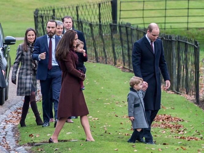 Księżna Catherine i księżniczka Charlotte oraz książę George i książę William
