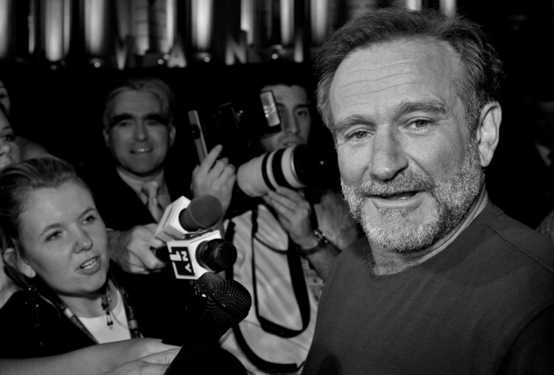 Prezydent USA Barack Obama wydał po śmierci Robina Williamsa specjalne, bardzo emocjonalne oświadczenie: – Robin Williams był lotnikiem, lekarzem, dżinem, nianią, prezydentem, profesorem, Piotrusiem Panem. Ale był jedyny w swoim rodzaju. (...) Sprawiał, że się śmialiśmy. Sprawiał, że płakaliśmy. Oddawał swój talent hojnie tym, którzy najbardziej go potrzebowali – od naszych wojsk stacjonujących poza krajem po osoby marginalizowane z naszych ulic