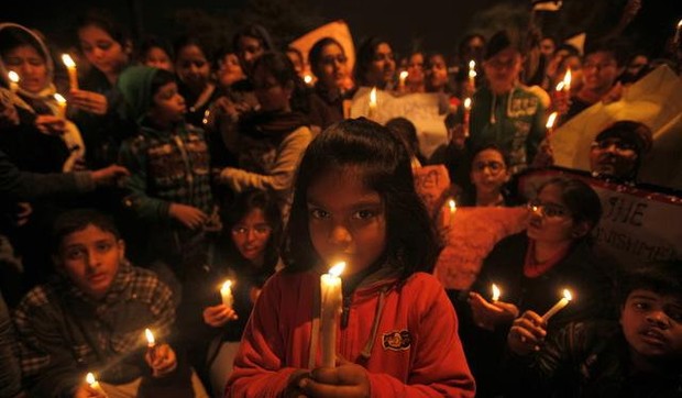 300364_indija-protest-protiv-silovanja-ap