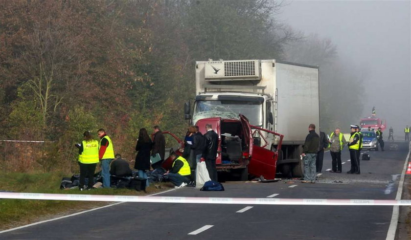 Masakra na drodze. Wypadek busa na E707