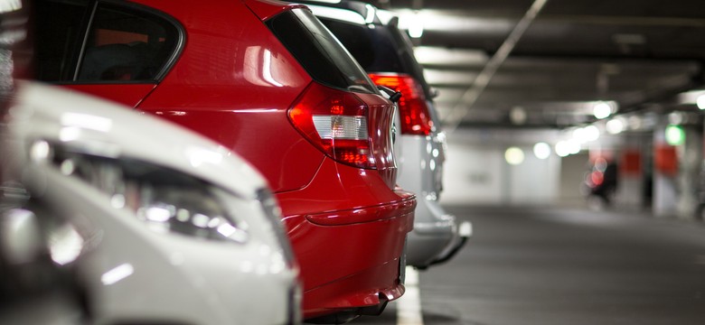 Ta opłata to obowiązek do 25 sierpnia. Robią zdjęcia samochodów przed ukaraniem