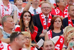 Piękne partnerki piłkarzy, celebryci i VIP-y na meczu Polska - Gruzja. ZDJĘCIA