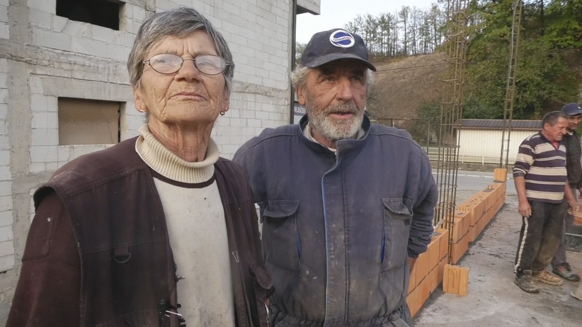 Snežana iz Ivanjice je žena legenda, u osmoj deceniji radi na gradilištu sa suprugom