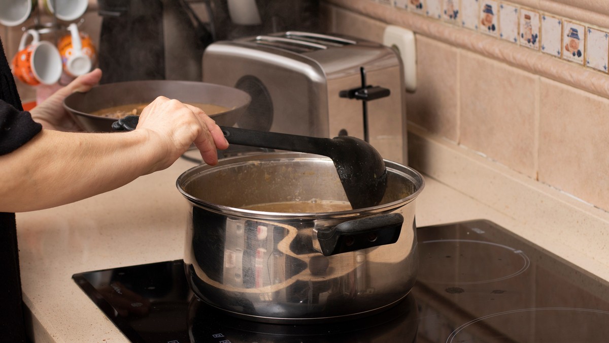 Trik od 100 dinara neutrališe mirise nakon kuvanja za tili čas