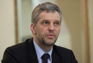 PJN liczy nawet na 7 proc. poparcia w wyborach. Sondaże są jednak bezlitosne