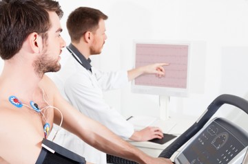 Mi a terheléses EKG és mit mutat ki?