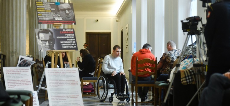 "Sytuacja jest bardzo dobra. Panie posłanki robią sobie kampanię kosztem osób niepełnosprawnych"