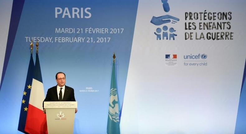 President Francois Hollande chides Britain over underaged migrants stuck in France with family in the UK