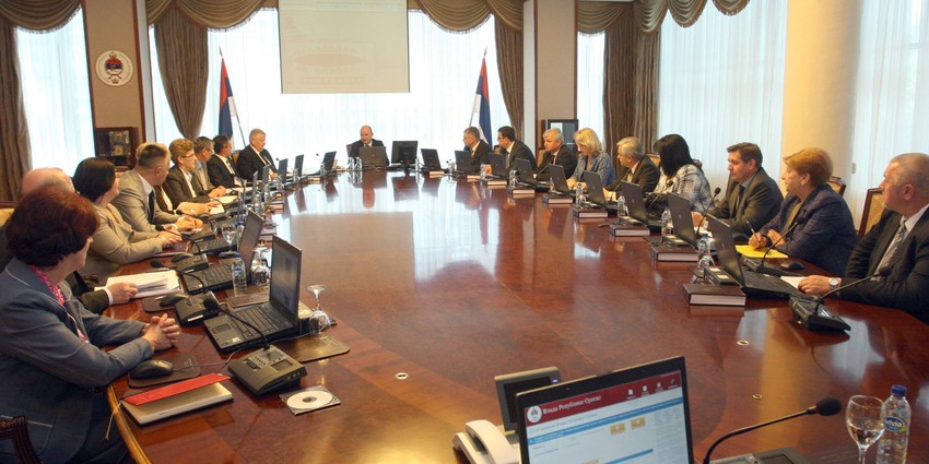 Vlada povukla predlog o uzimanju kredita