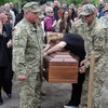 Sahrana ukrajinskog vojnika, muzičara i stiliste Artura Snitkusa (36), koji je poginuo u akciji u Donjeckoj oblasti