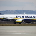 Ryanair odwołał 400 lotów. Komu przysługuje odszkodowanie?

