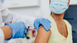 Szczepionka przeciwko grypie darmowa dla wszystkich dorosłych. Jak się zapisać? [WYJAŚNIAMY]