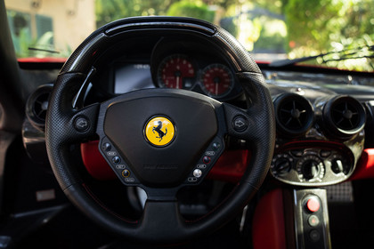 Ferrari Enzo kupiony bez oglądania za 10,5 mln zł