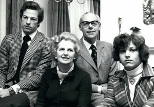 Margaret Tačer sa suprugom i decom