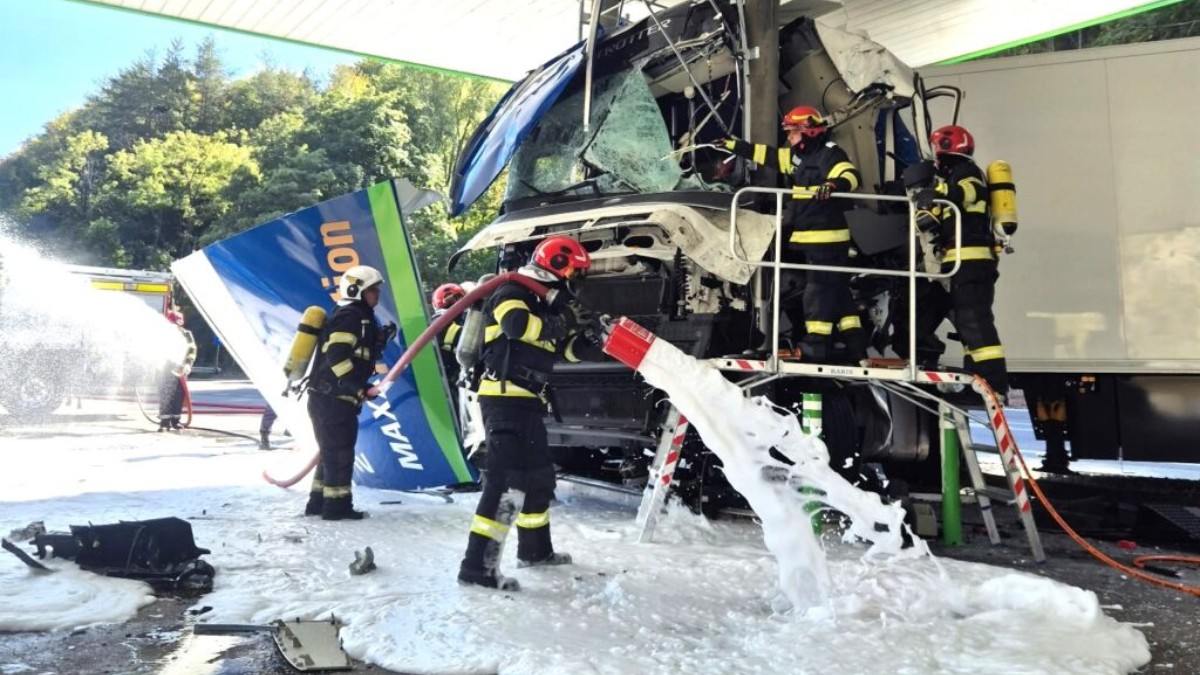 Șoferul care a intrat cu TIR-ul direct într-o benzinărie pe Valea Oltului era băut. Turcul a fost rănit grav în accident