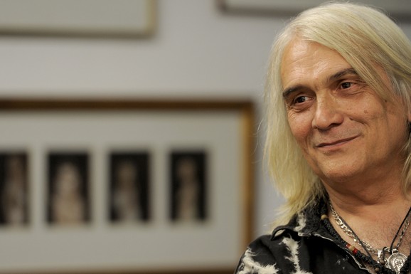 MALO KO ZNA DA SU GA IZBACILI IZ ŠKOLE Bora Čorba je ovo uradio direktorki, danima se o skandalu pričalo u kraju