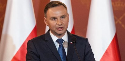 Ze strony prezydenta zniknęło jedno słowo. To chyba nie przypadek