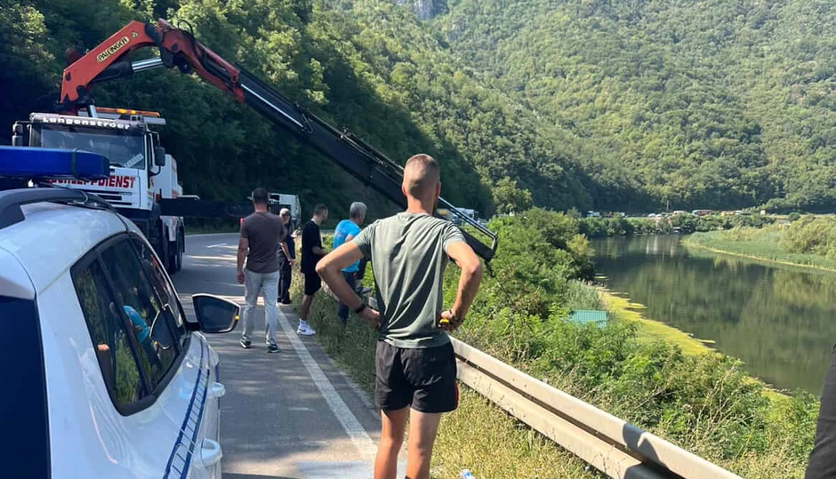 Vozilo sletelo u jezero Međuvršje