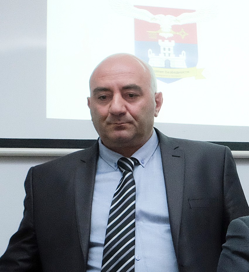 Zoran Dragišić veruje da se predlog obaveznog vojnog roka neće menjati i da će važiti samo za muškarce