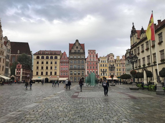 Strefa żółta we Wrocławiu - pierwszy dzień nowych obostrzeń