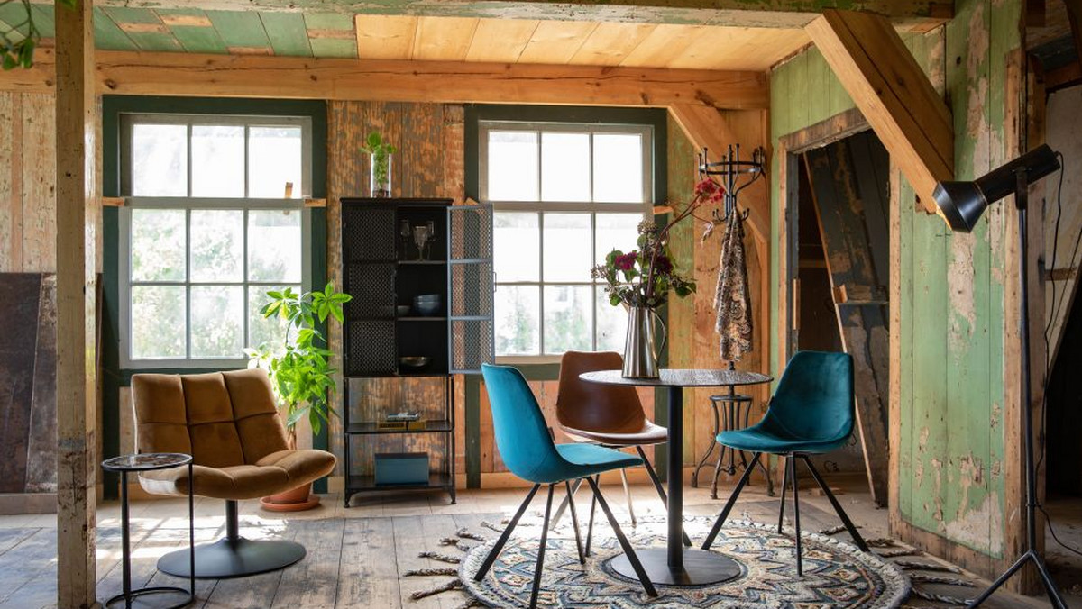 Styl boho loft we wnętrzach. Estetyka boho z loftowymi aranżacjami 