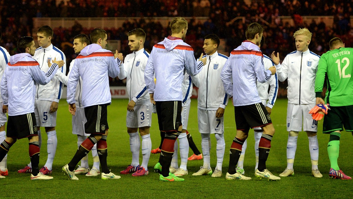 W jednym z ostatnich meczów towarzyskich zmierzyły się ze sobą reprezentacje Anglii U21 i Niemiec U21. Podczas tego spotkania młodzi reprezentanci Anglii popisali się świetną akcją.