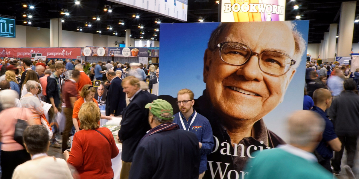 BUFFETT: Here's the kind of person I'd like to head up Berkshire Hathaway when I'm gone