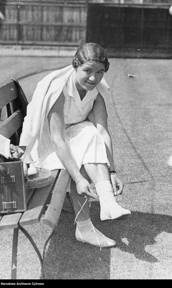 Jadwiga Jędrzejowska. Mistrzyni tenisa sprzed wojny Kobieta