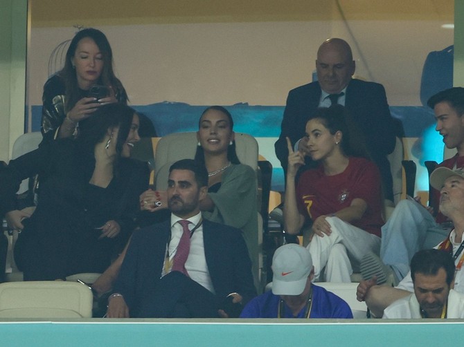 Ana Antić na Mundijalu u Kataru sa Georginom Rodrigez foto:  Kieran McManus/ Shutterstock Editorial