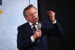 Gen. Komornicki o Patriotach: W tej darowiźnie nie widzę racjonalnych przesłanek. "Wrzutka niemiecka”