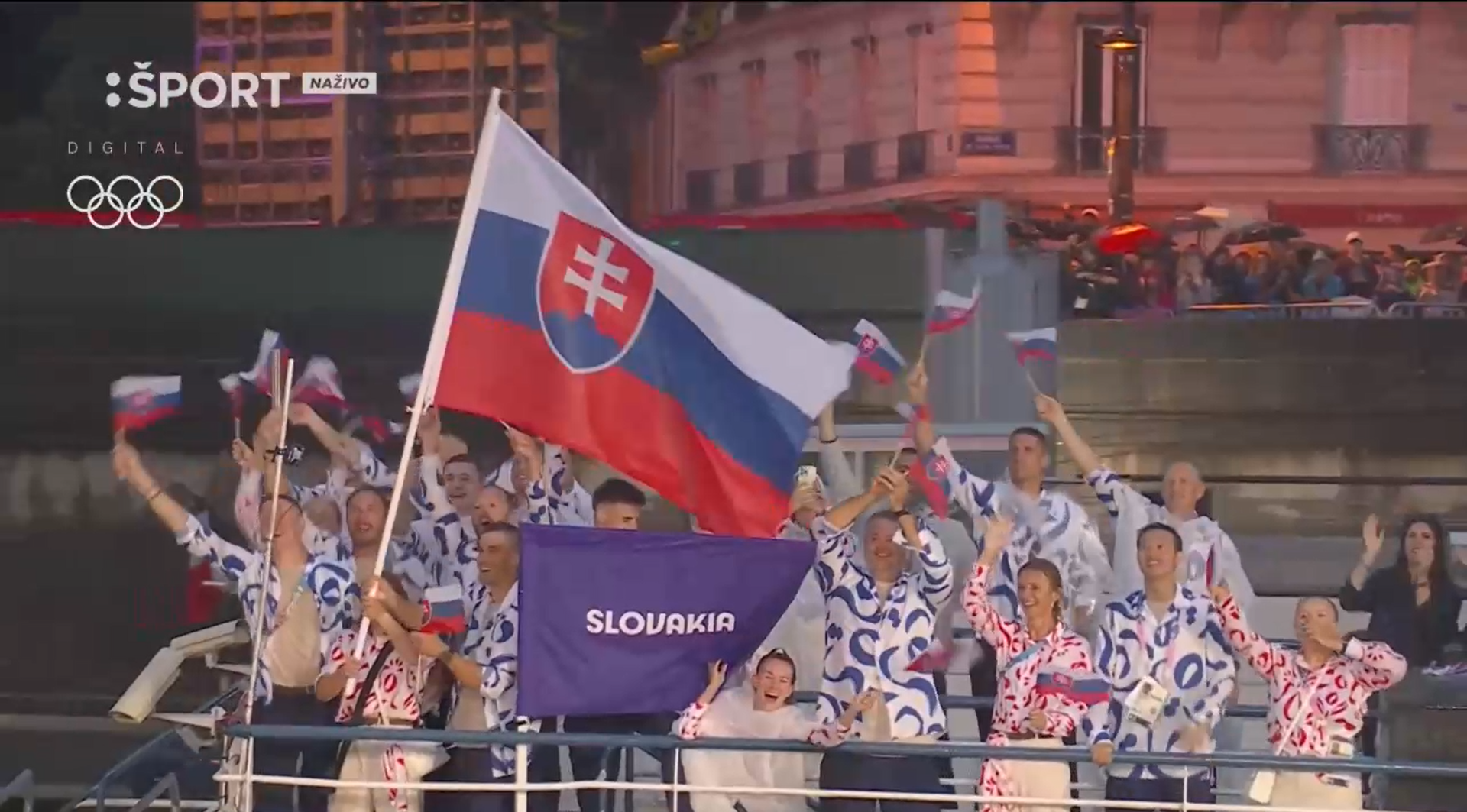 Na snímke slovenský tím pri príchode na OH 2024.