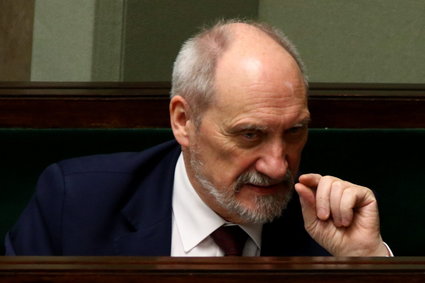 Skarb Państwa przejął ważną spółkę telekomunikacyjną od PGE. Co tam robił Macierewicz?