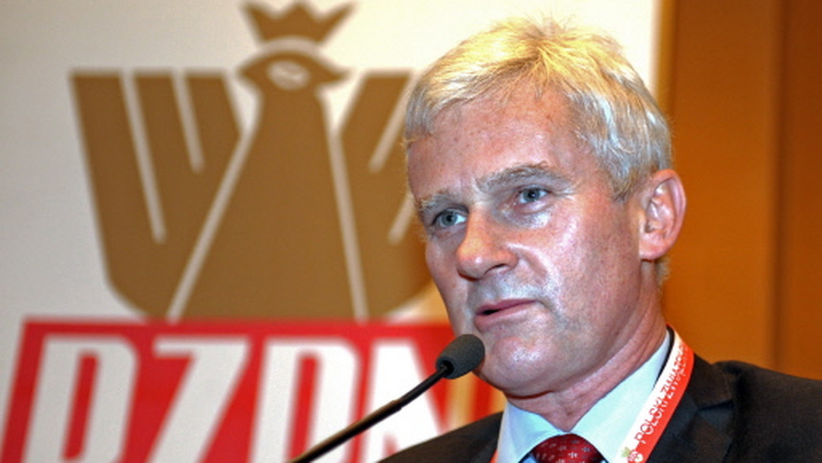Były prezes Polskiego Związku Piłki Nożnej Michał Listkiewicz może zostać wiceszefem Rady Nadzorczej Lechii Gdańsk odpowiedzialnym za sprawy międzynarodowe - czytamy w "Przeglądzie Sportowym".
