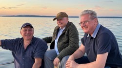 Krótszy urlop szefa PiS przez problemy osobiste. "Łódka, pływanie, rybki, ognisko"