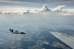 Japońskie F-15 i amerykańskie B1-B w pobliżu Półwyspu Koreańskiego