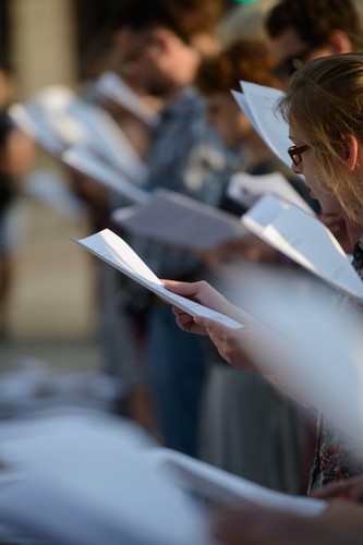 Kontrowersyjna sztuka 'Golgota Picnic'. Protesty i modlitwy w całym kraju