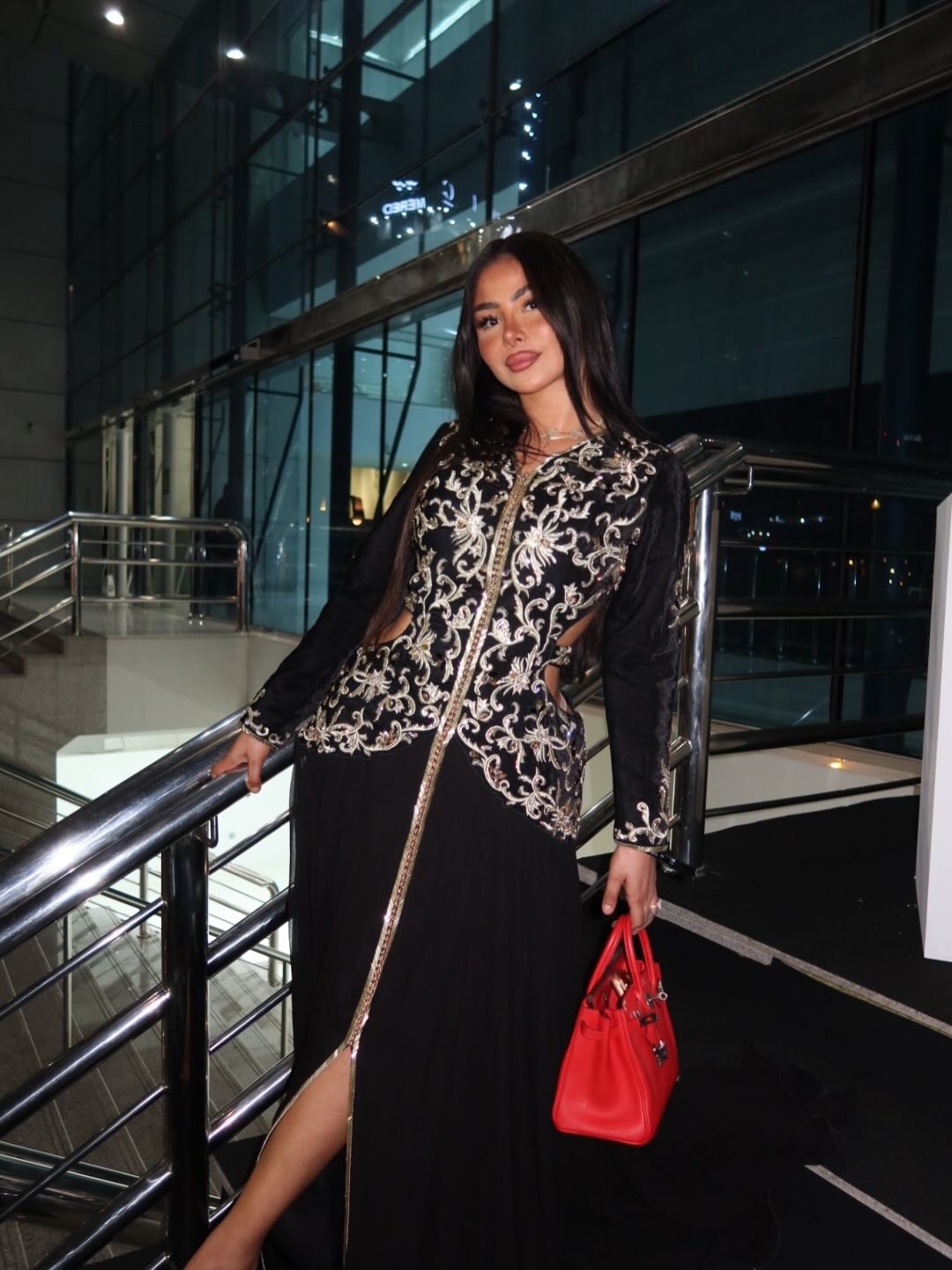 Francúzsku influencerku Maevu Ghennam zatkli v Dubaji kvôli jedinému videu. 