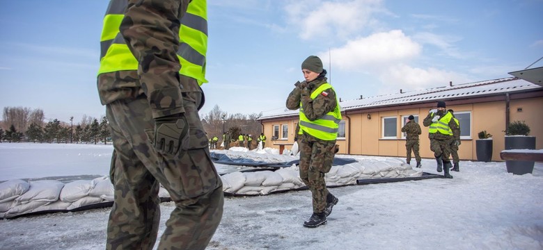 Zmarł mężczyzna, który skoczył z mostu do Wisły