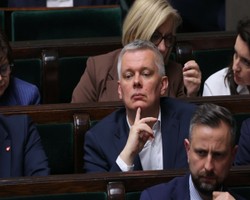 Szef MSWiA o atakach na córkę Karola Nawrockiego. "Właściwe służby będą działać"